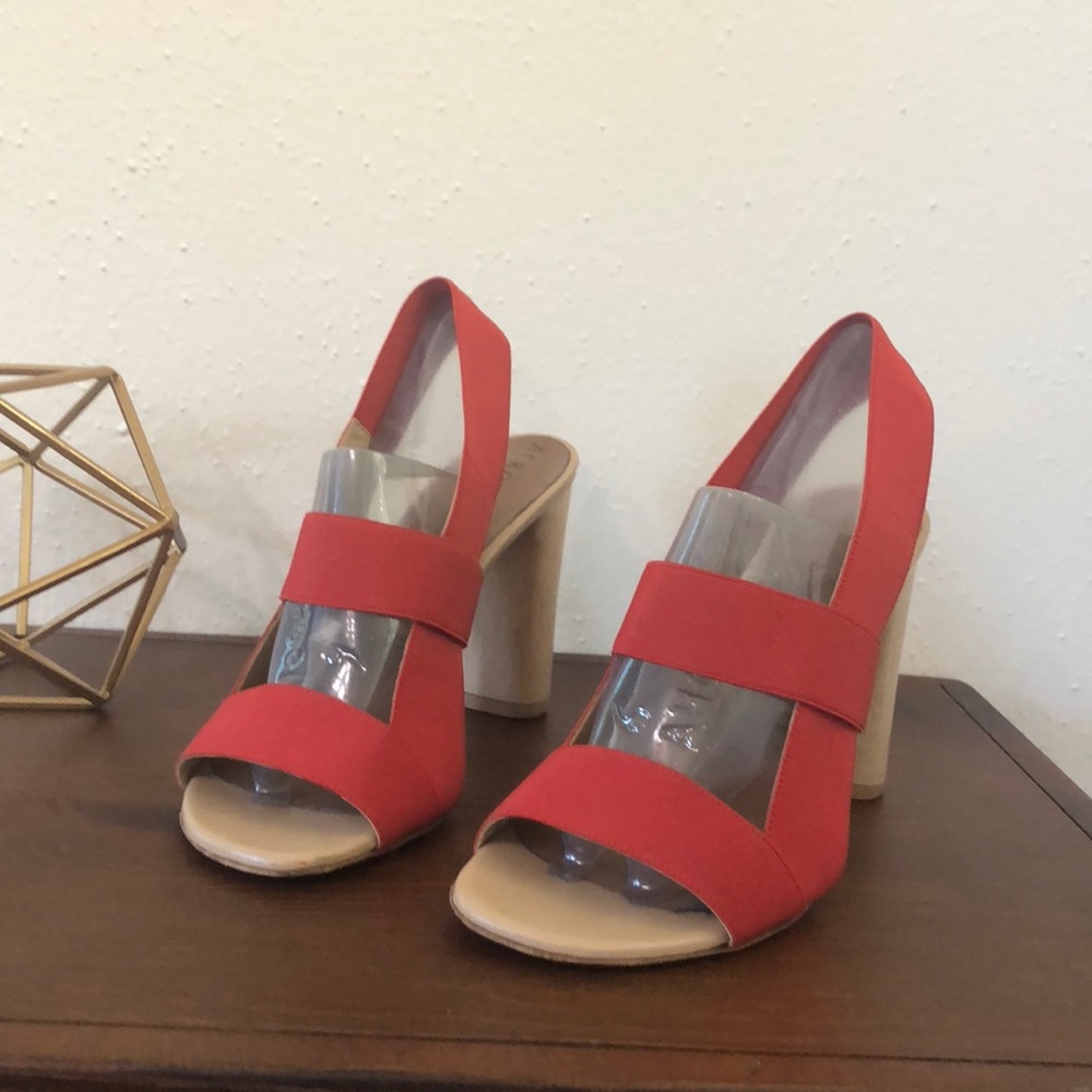 T-02: Nicole Brundage sandals